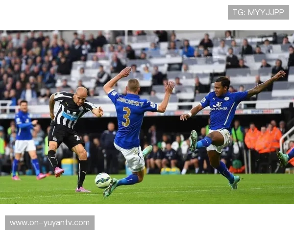 纽卡斯尔联2比2热刺，罗梅罗倒钩梅开二度救主